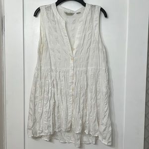 Button front tank.  size small